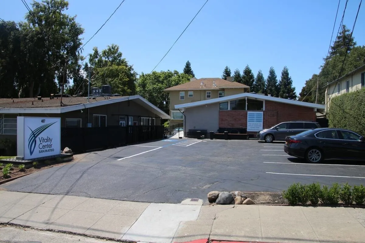 407 N San Mateo Drive